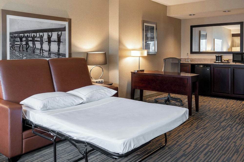 The Capital Suites Hotel 11/60