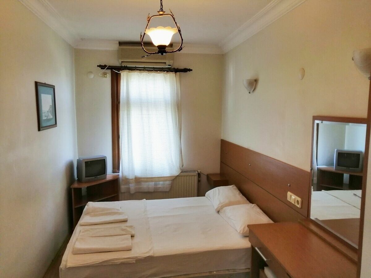 ROOM, TRIPLE
