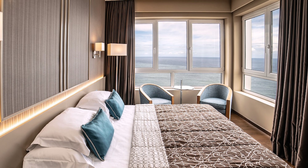 غرفة قياسية بسريرين منفصلين بإطلالة على البحر، Mercure San Sebastian Monte Igueldo 9/10