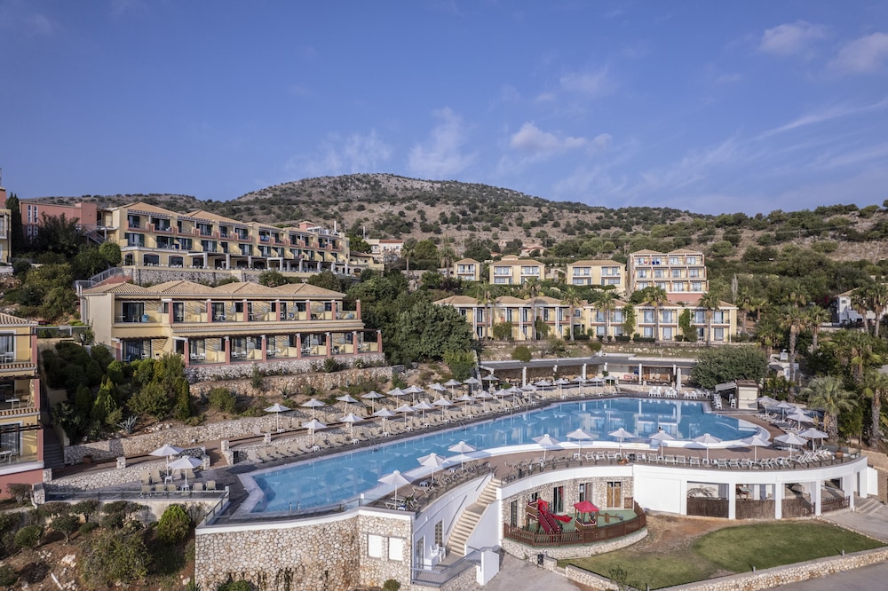Apostolata Island Resort and Spa 66/71
