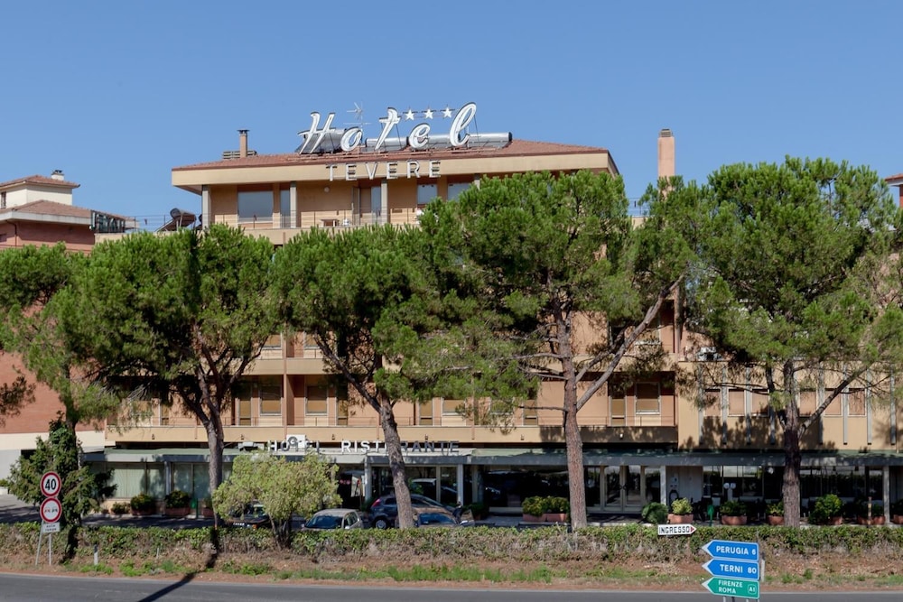 TEVERE photo3