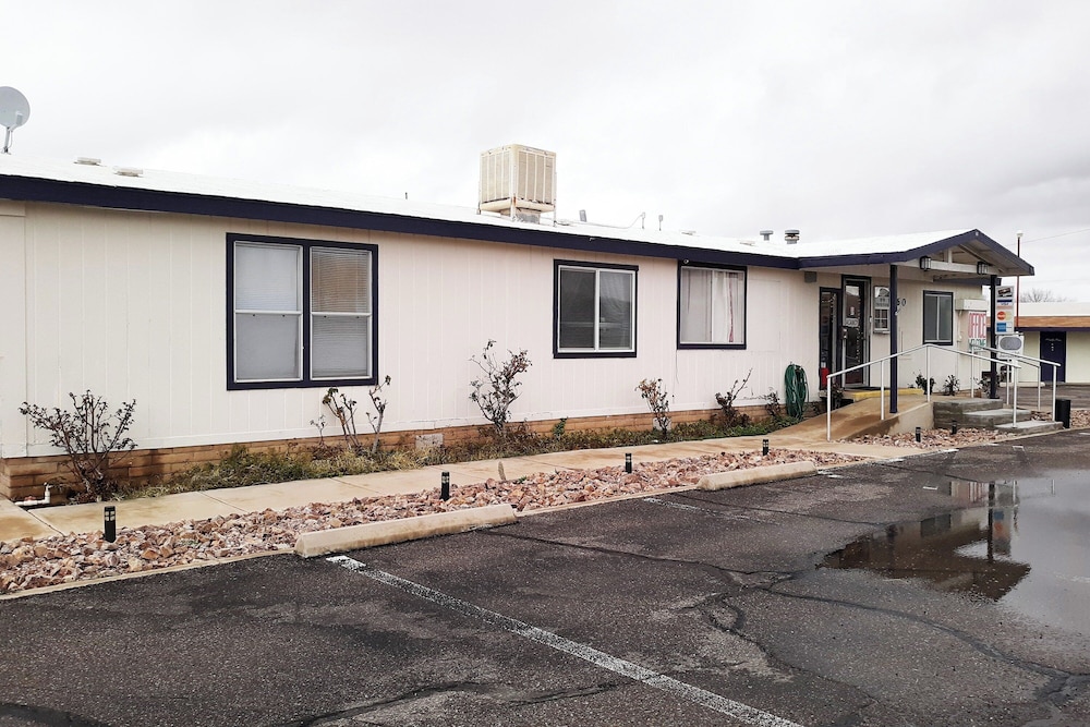 Rose's Motel 38/50