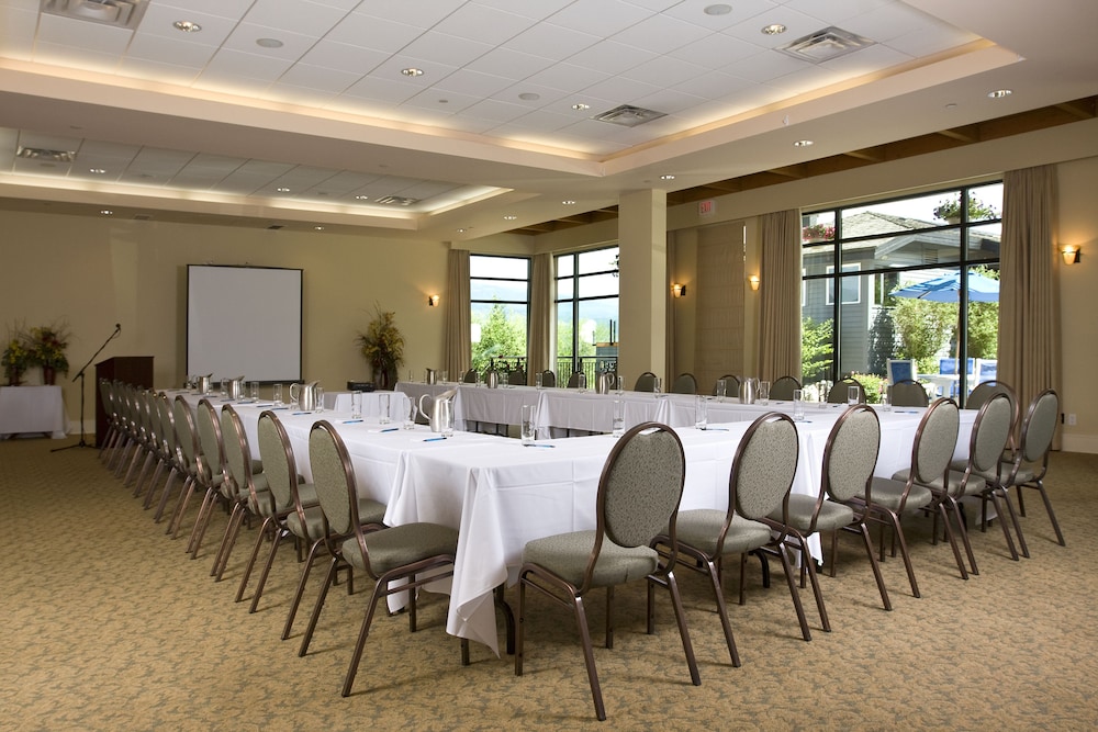 Summerland Waterfront Resort Spa 53/72
