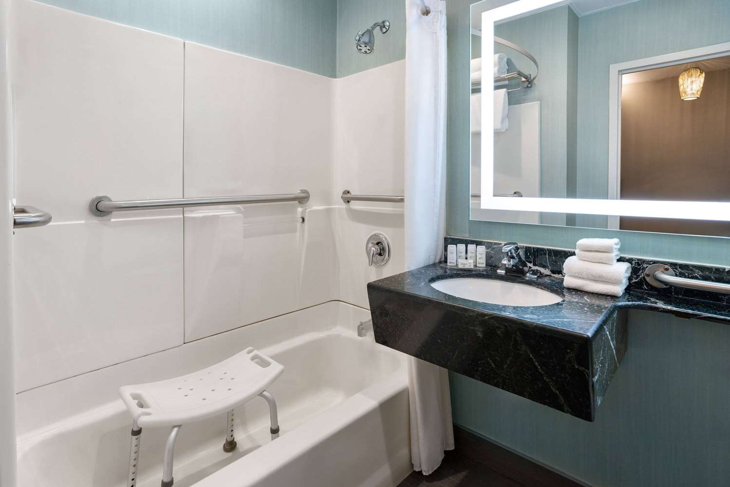 Ramada by Wyndham Bronx 52/55