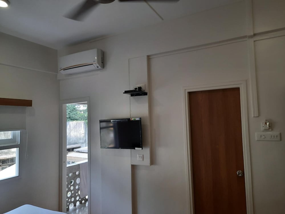 Hotel Bhooshan 27/30