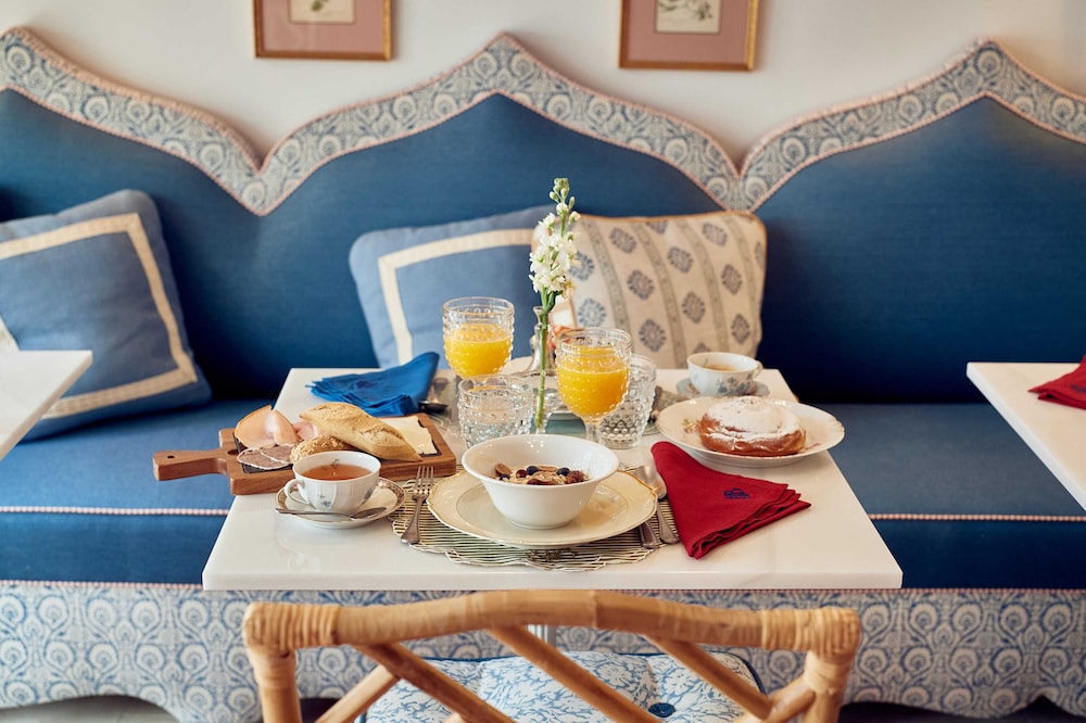 Cristine Bedfor Mahon Boutique Hotel 43/60