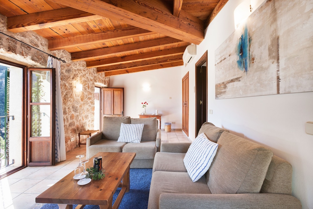 FINCA HOTEL ALBELLONS PARC NATURAL 26/70
