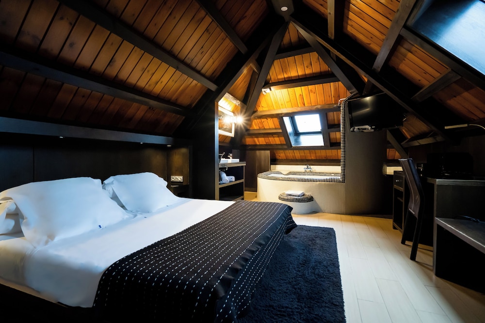 Hotel Yit Abentofail 18/50