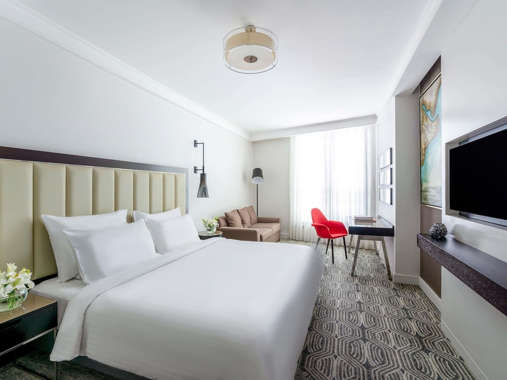 SUPERIOR, DOUBLE BED, CITY VIEW
