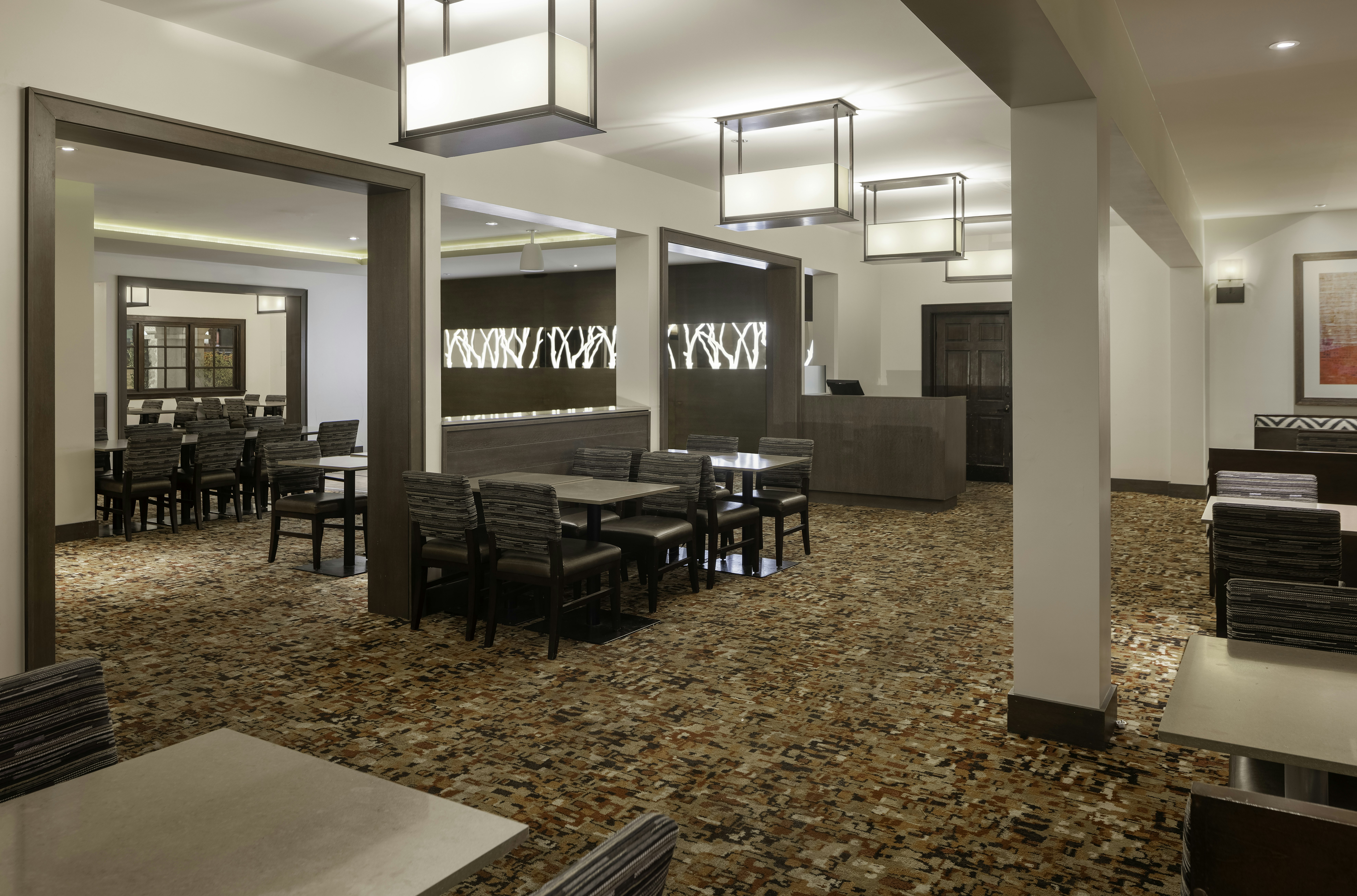 Embassy Suites Hotel Palm Desert 17/34