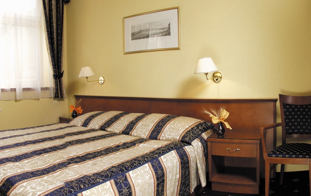 Hotel Arbes 10/48