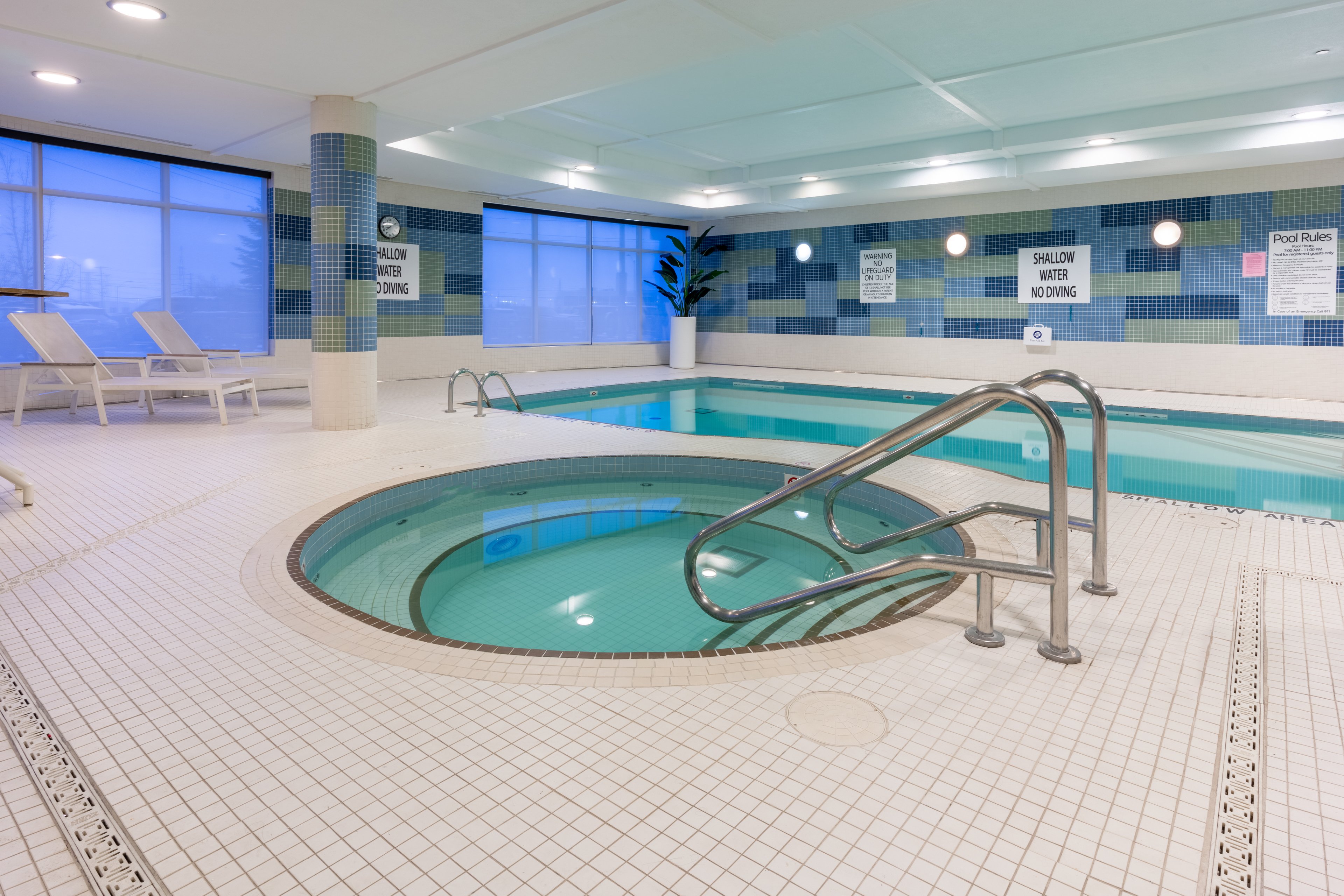Holiday Inn Express Suites Vaughan 44/78