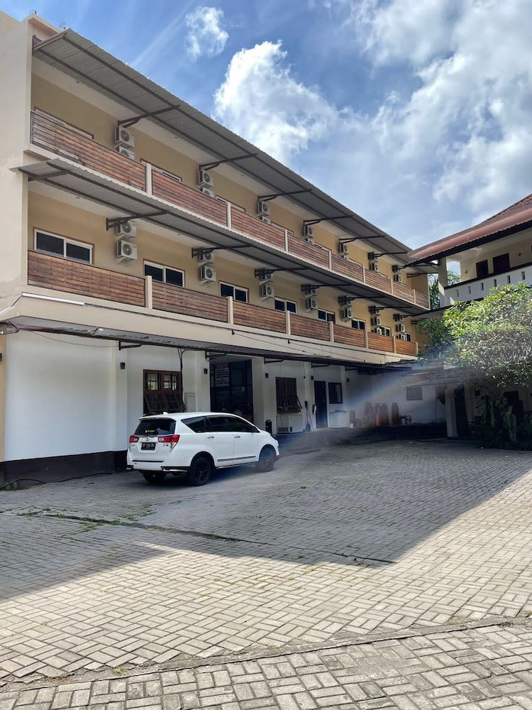 CENTRAL INN 21/25