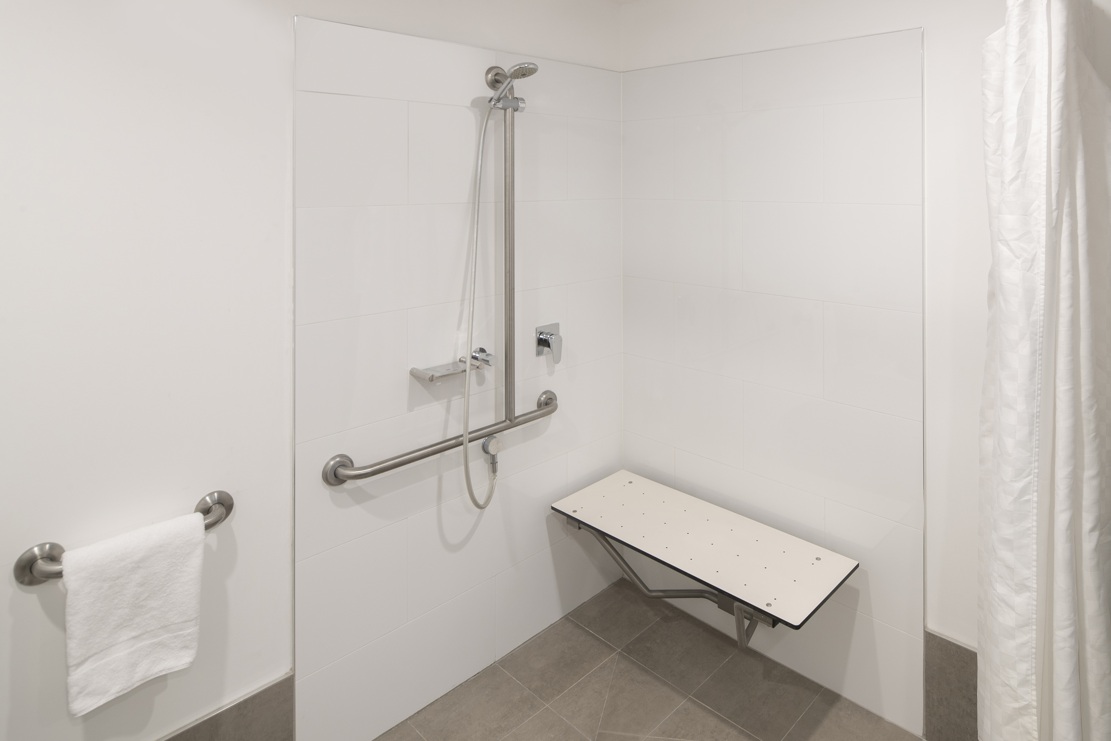 غرفة سوبيريور بسرير مزدوج لذوي الإعاقة، Mercure Sydney Bankstown 4/6