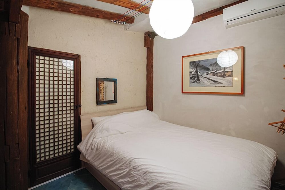 Bong Sun, Traditional, Queen Bed