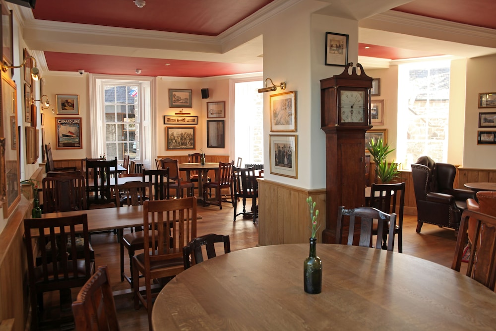The Erskine Arms 40/50