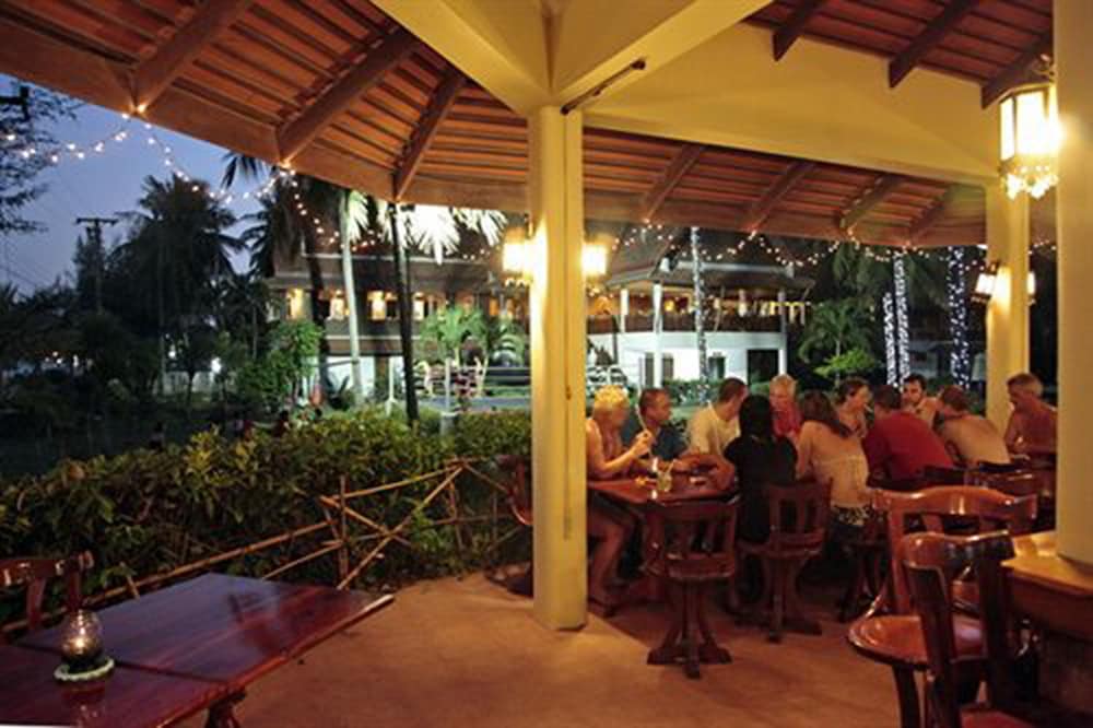 Coral Hotel Bangsaphan 47/62