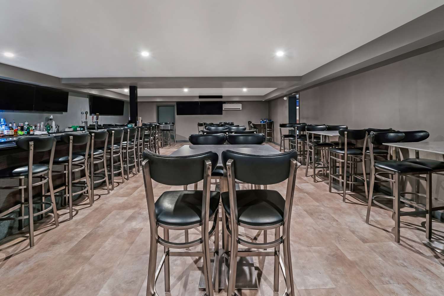 Americas Best Value Inn Foxboro 17/35