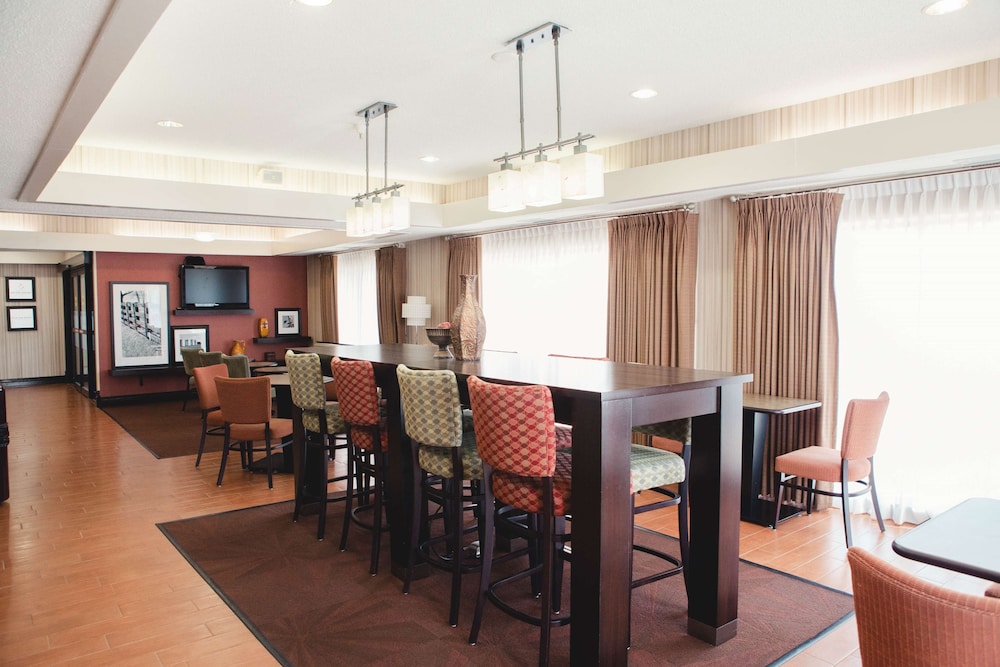 Hampton Inn Bloomington West 37/45