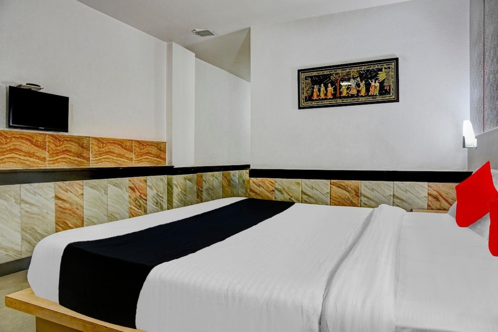 HOTEL ARCH MANOR DELUXE 10/22
