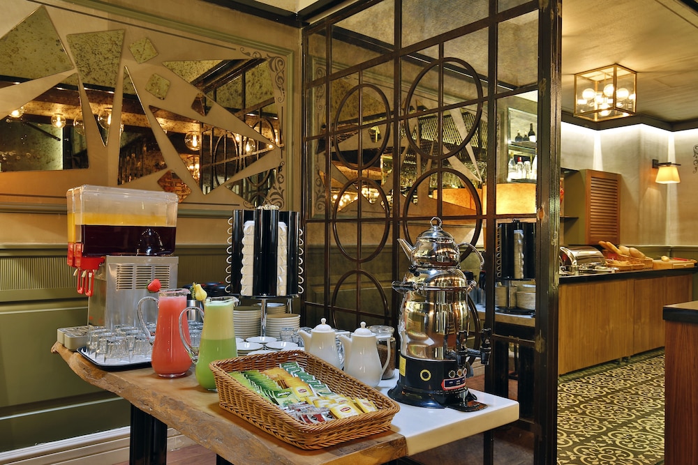 Sanat Hotel Pera 37/55