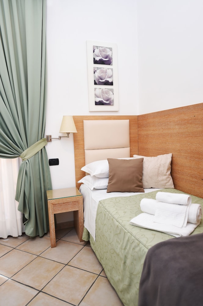 Sorrento City Hotel 24/76