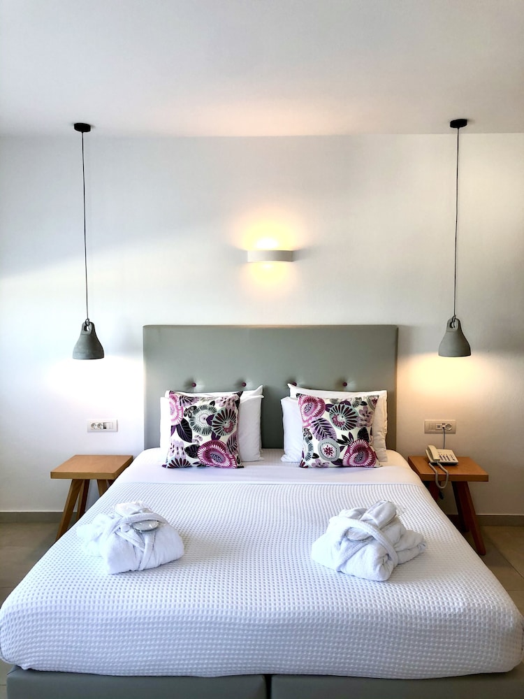 APERANTO SUITES 20/70