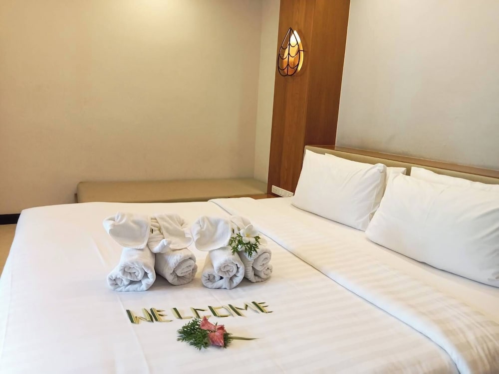 THAI HOUSE BEACH RESORT 20/75