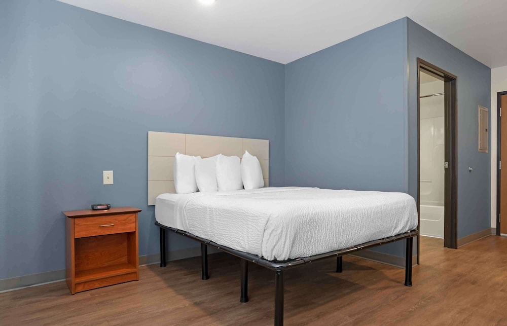 Extended Stay America Select Suites Fort Walton Beach 17/50