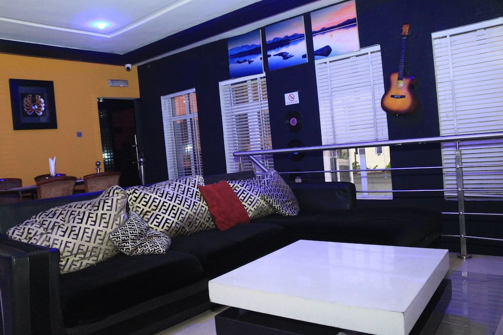 The Crib Lifestyle Hotel 16/20