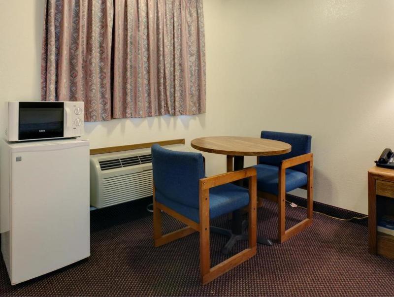 Americas Best Value Inn-Winona/Tyler 11/12