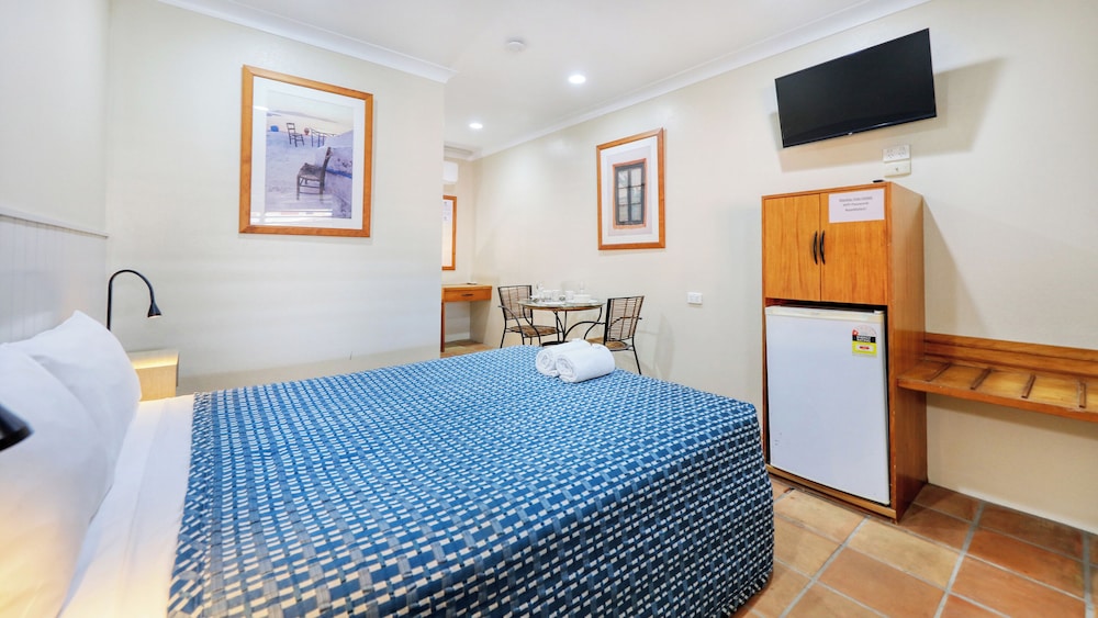 Mackay Rose Motel 11/44