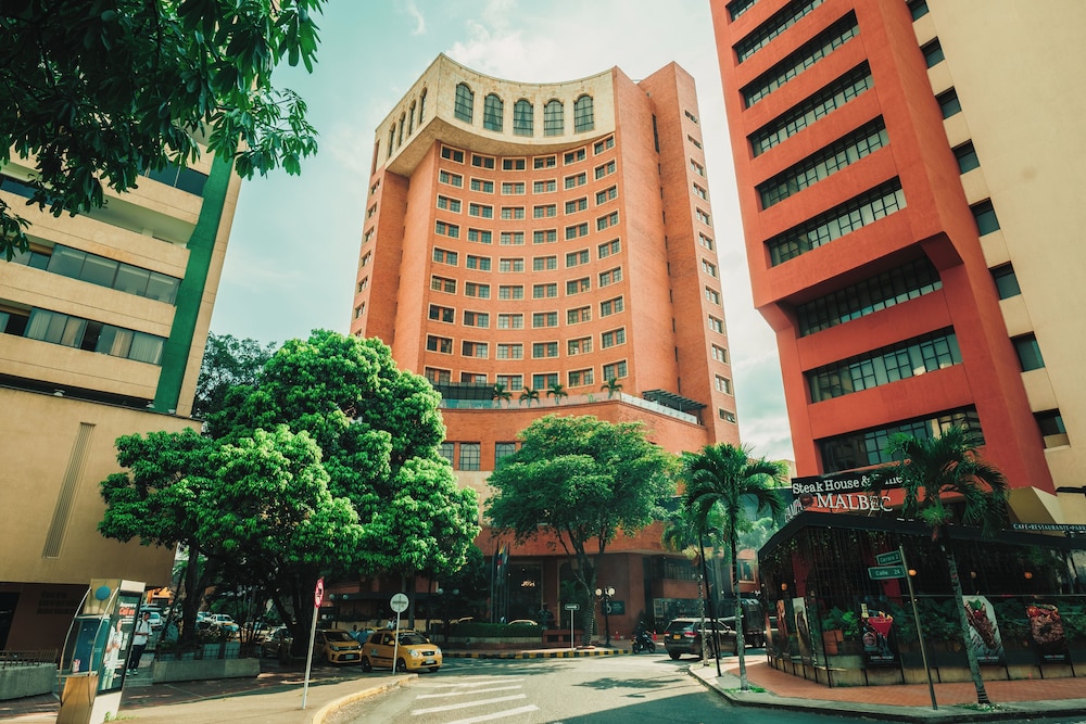 Hotel Dann Carlton Cali 4/64