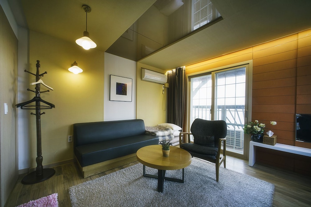 Tongyeong Mongdol House Pension 36/50