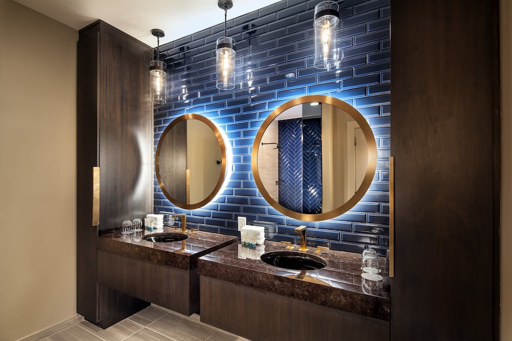 The Westin Oaks Houston at the Galleria 47/58