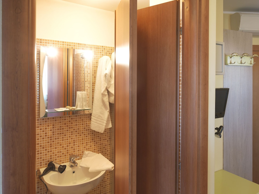 Hotel Arco Romana 20/20