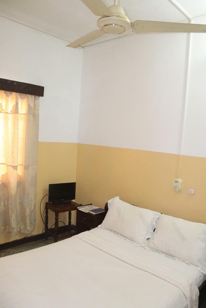 Hotel Aurore 11/63