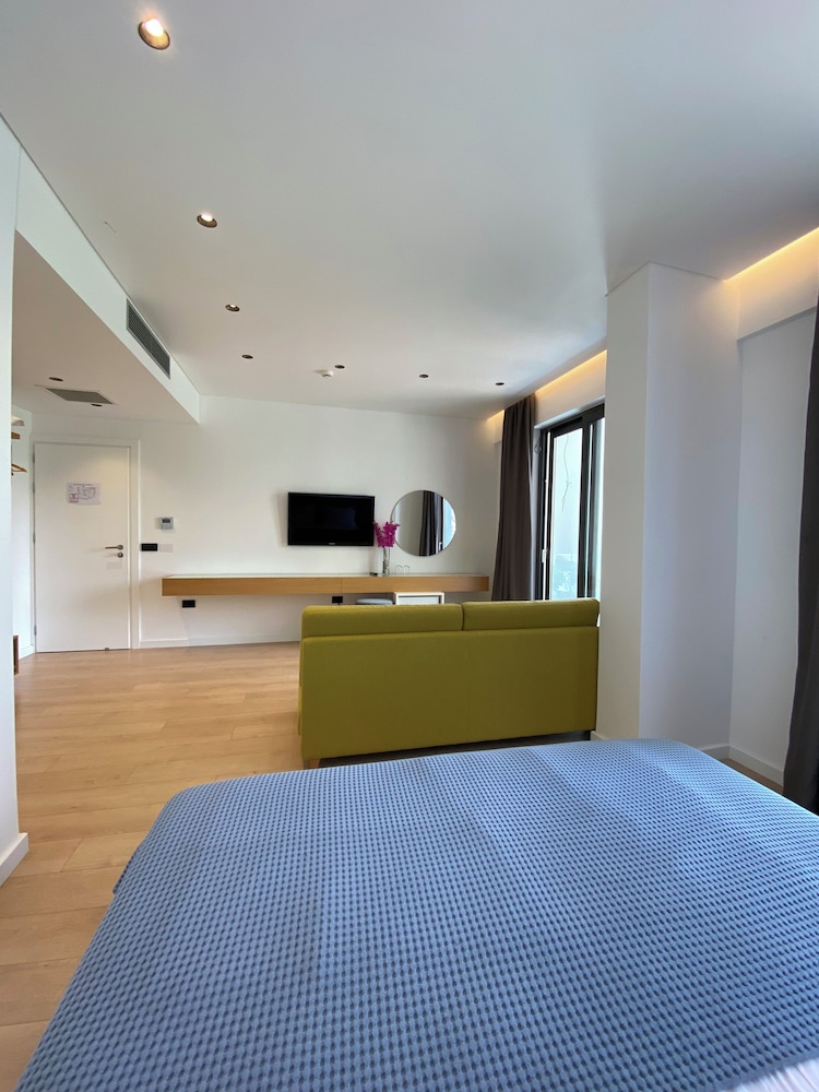 Hotel Nertili 9/50