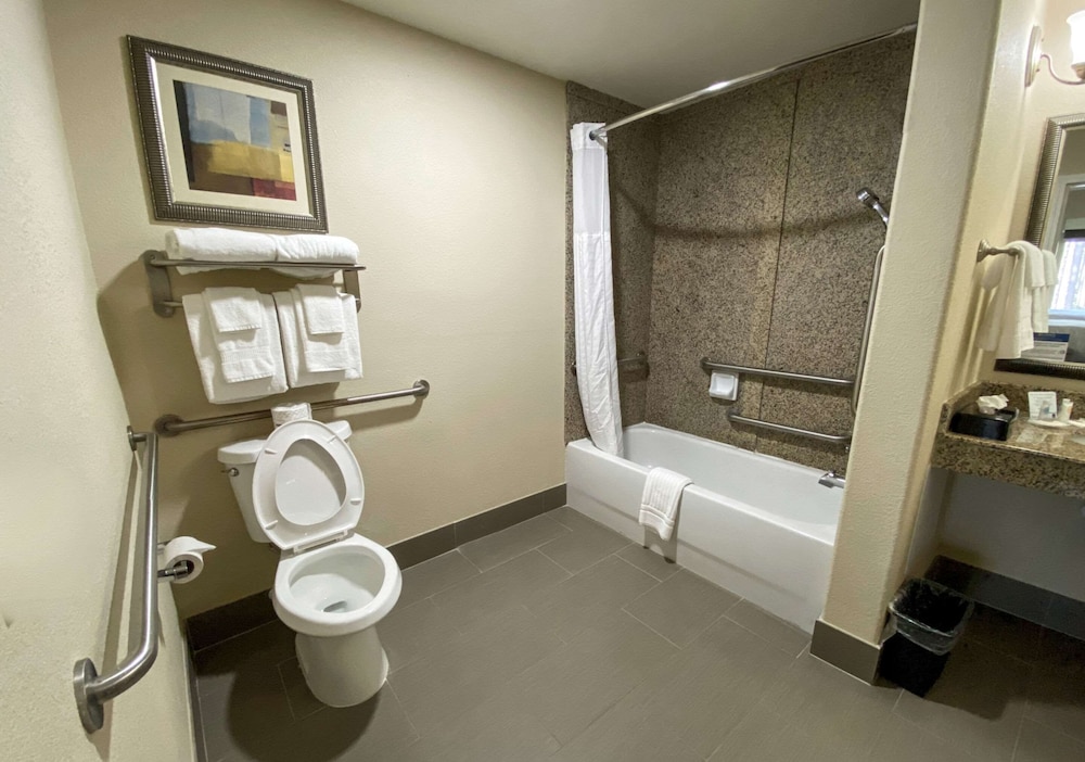 Comfort Suites Kings Bay Naval Base Area 7/40