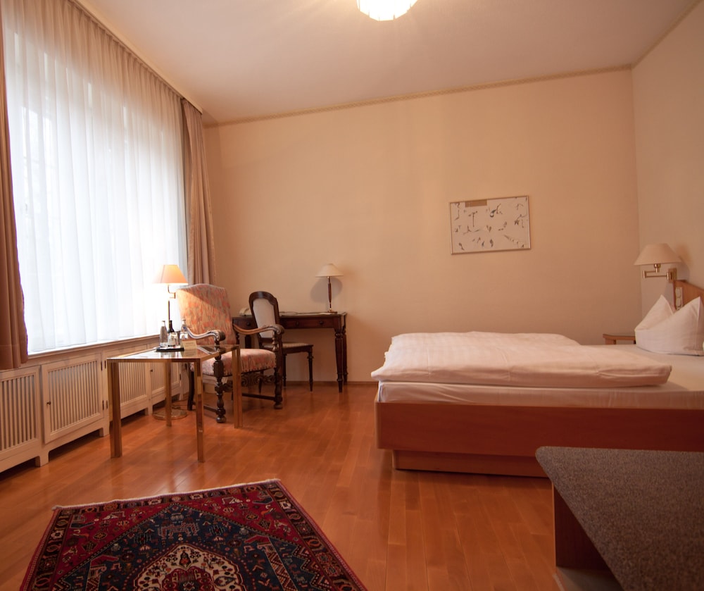 Parkhotel Unter Den Linden 10/35
