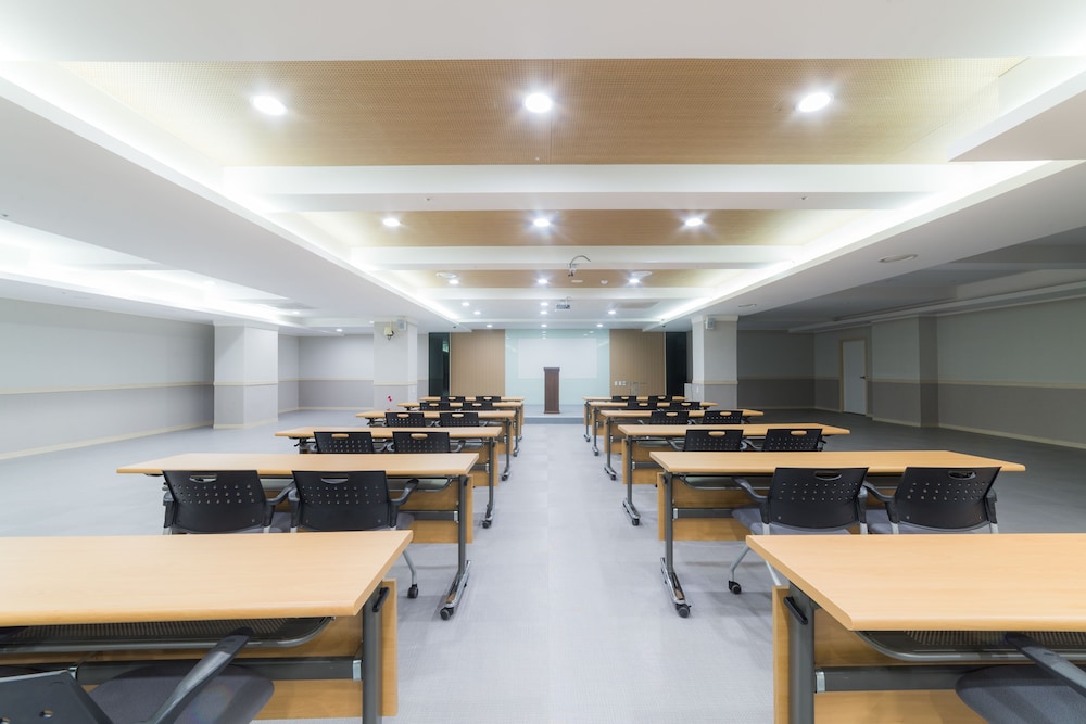 Reborn Suwon Silkroad Hotel 28/35