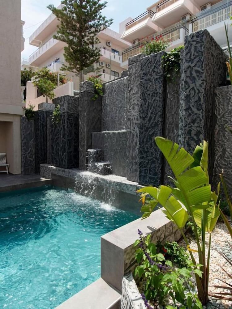 Elmi Suites 49/55