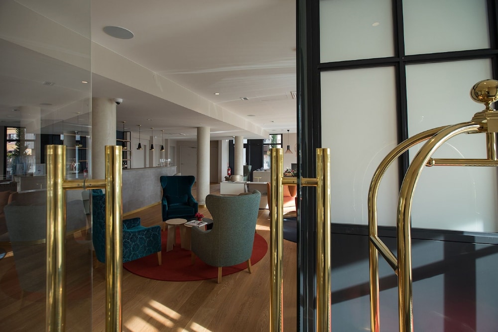 James Boutique Hotel 56/63