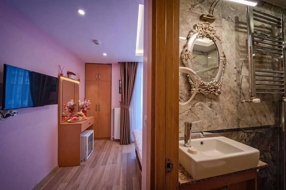 Gulhane Corner Hotel 24/24