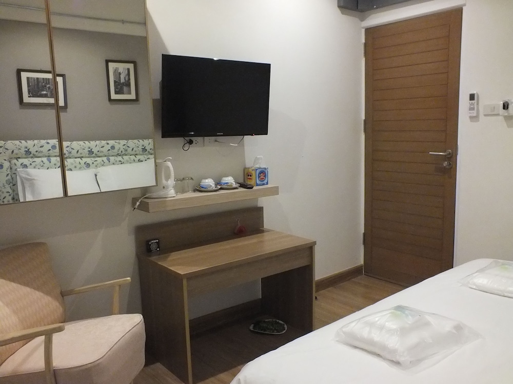 09 Hostel 48/49
