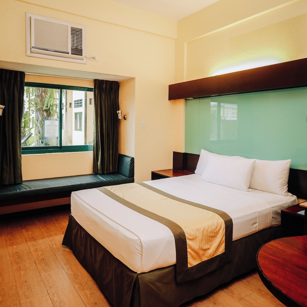 Room at Microtel By Wyndham Cabanatuan, CABANATUAN CITY