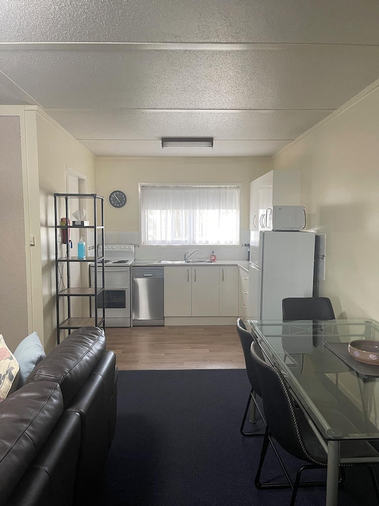 Westwood Motor Inn 47/50