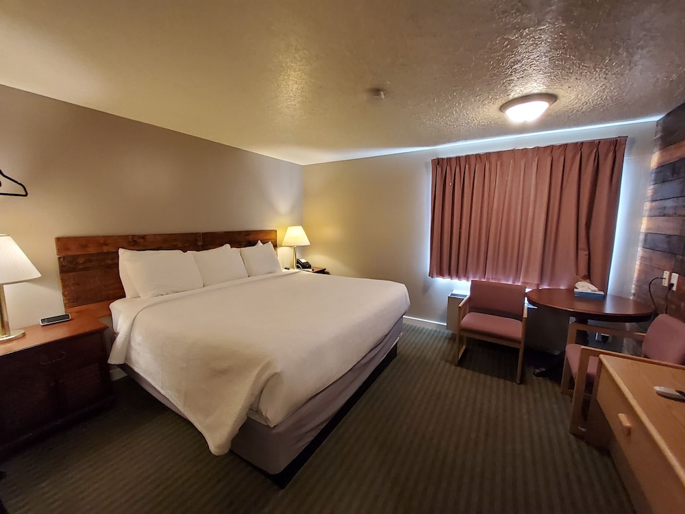 Red Ledges Inn 19/50