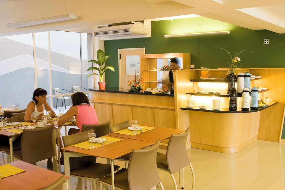 Urbana Class Hotel 11/16