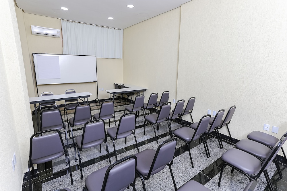 Hotel Express São Leopoldo 41/50
